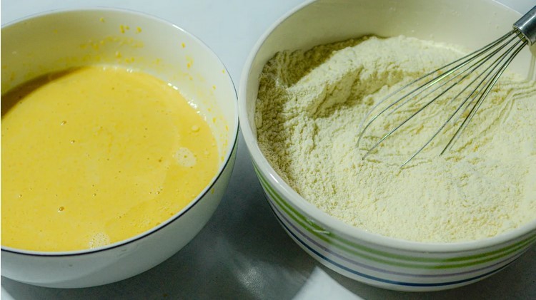 Пишні гарбузові млинці як губка вбирають соуси. Порадувала сім'ю у вихідні