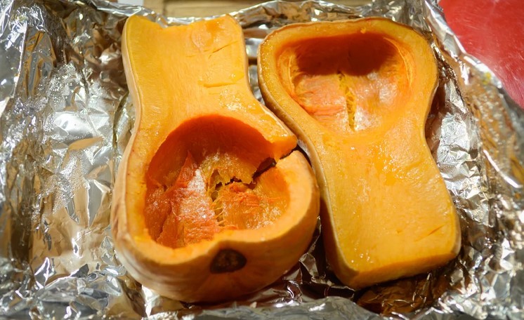 Всі приймають цей десерт за медовий торт і дуже дивуються, коли дізнаються, з чого він