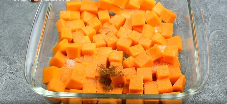 Десерт з гарбуза "п'ятихвилинка". Змішуємо всі компоненти і можна подавати до чаю