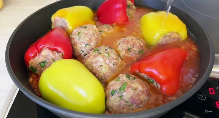 Один із знайомих, але найсмачніших рецептів фаршированого перцю з булгуром