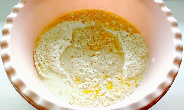 Коли набридають пиріжки, я печу пироги на універсальному тісті