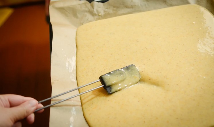 Всі приймають цей десерт за медовий торт і дуже дивуються, коли дізнаються, з чого він