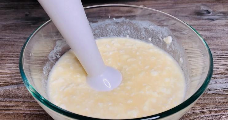 Так манник в моїй родині готують вже 60 років: показую спосіб, як зробити його соковитішим і ніжнішим