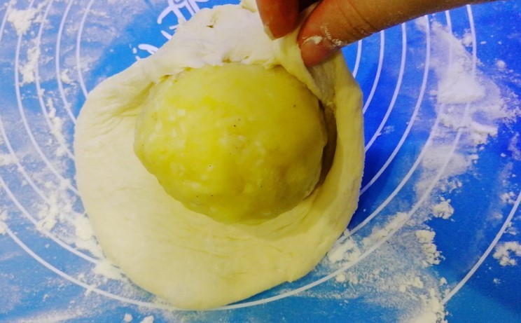 Коли набридають пиріжки, я печу пироги на універсальному тісті