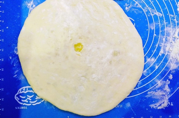 Коли набридають пиріжки, я печу пироги на універсальному тісті