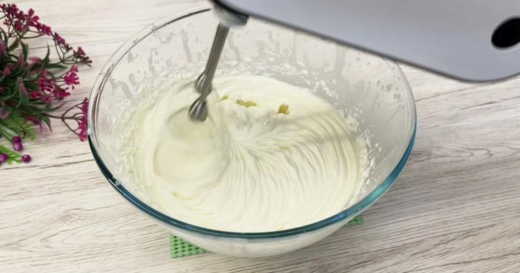 Профітролі з сирним кремом: легкий десерт, сподобається не тільки дітям, а й дорослим.