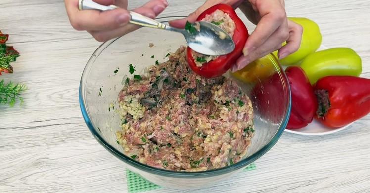 Один із знайомих, але найсмачніших рецептів фаршированого перцю з булгуром