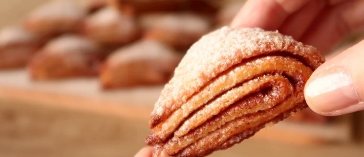 Випічка з сиру: трикутники з корицею. Ароматні, з ніжним сирним смаком