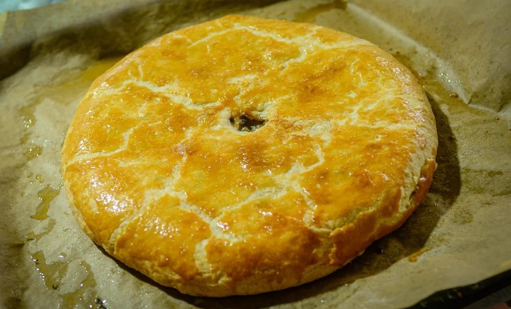 Як правильно готувати і їсти пиріг з грибами щоб він став сімейною традицією, а всі знайомі просили рецепт