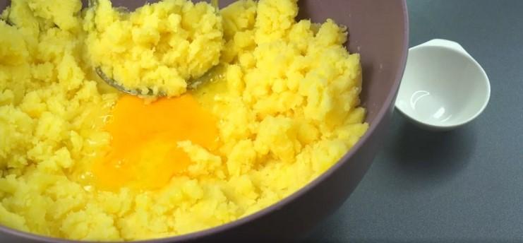 Дачна картопля та трохи м'яса. Так мало хто готує, а дарма