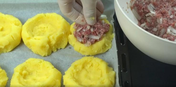 Дачна картопля та трохи м'яса. Так мало хто готує, а дарма