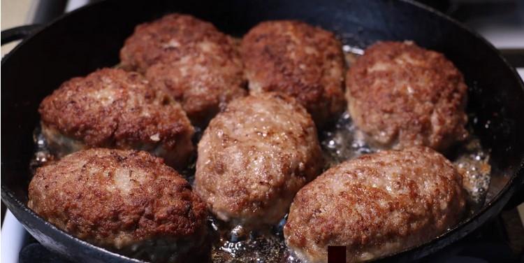 Виявляється, сода не тільки випічку піднімає, але й котлети робить соковитішими, ніжнішими і смачнішими