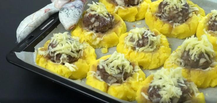 Дачна картопля та трохи м'яса. Так мало хто готує, а дарма