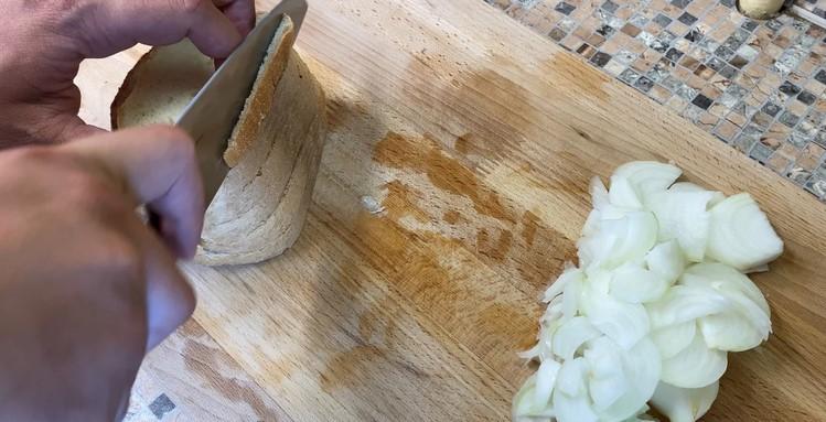 Готуємо м'ясний хліб: дешевий та простий рецепт