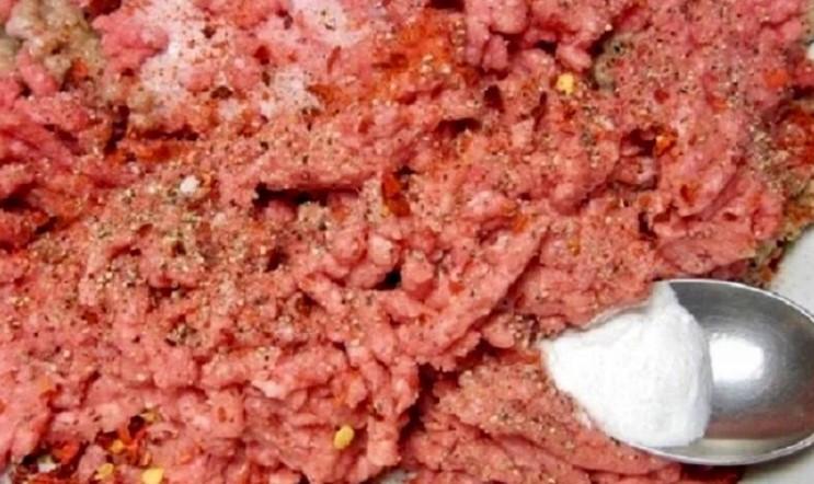 Розкрию секретний інгредієнт соковитих столових котлет – це ложка соди. І ще одна хитрість кухарів