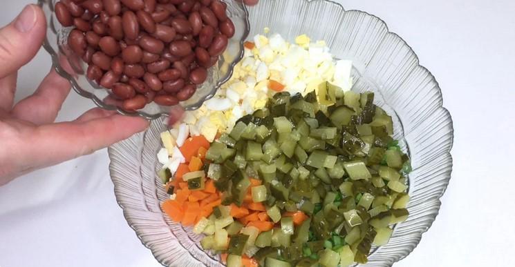 Неймовірний салат з квасолею. Корисний і смачний рецепт