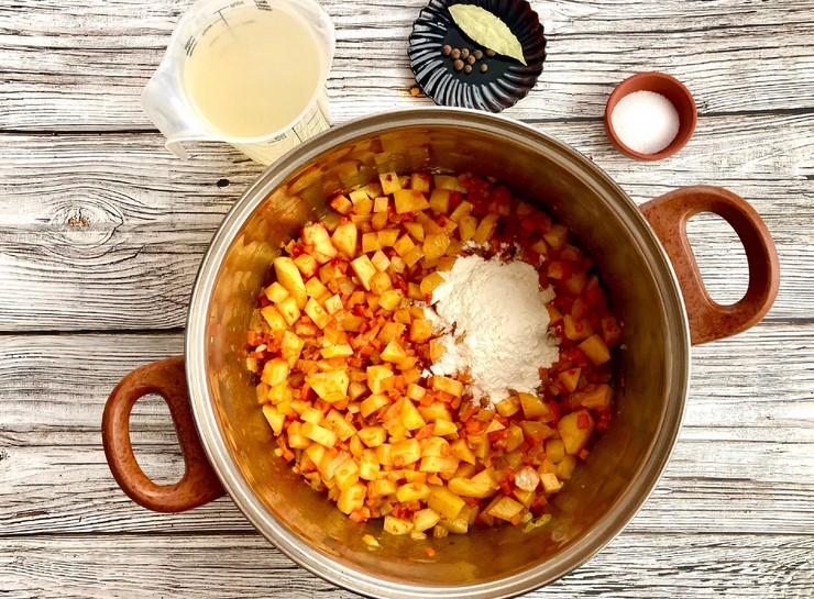 Зимовий «копчений» суп із Аляски. Густий та ситний, але від добавки відмовитись буде непросто