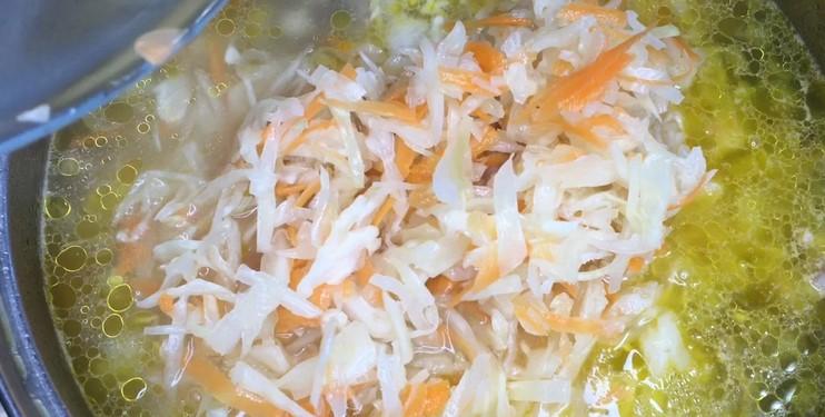 Найсмачніший зимовий суп! Український капусняк із пшоном