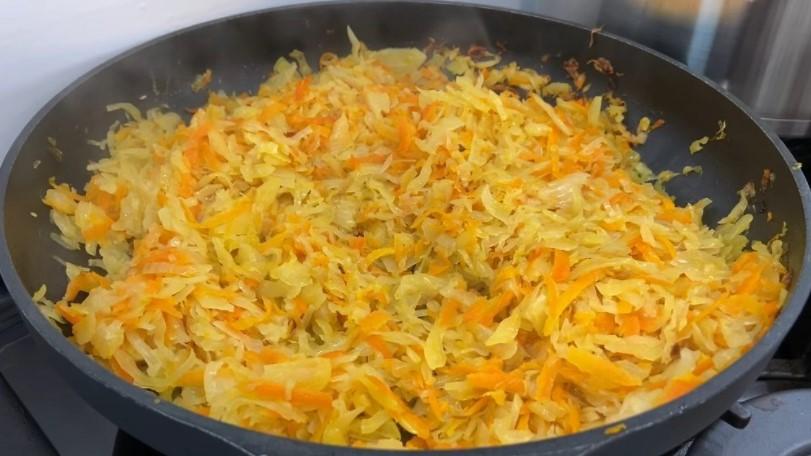 Як приготувати справжній український капусняк: простий рецепт