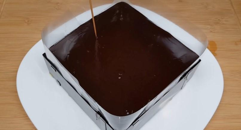 Простий рецепт найсмачнішого торта з печива: без духовки та міксера