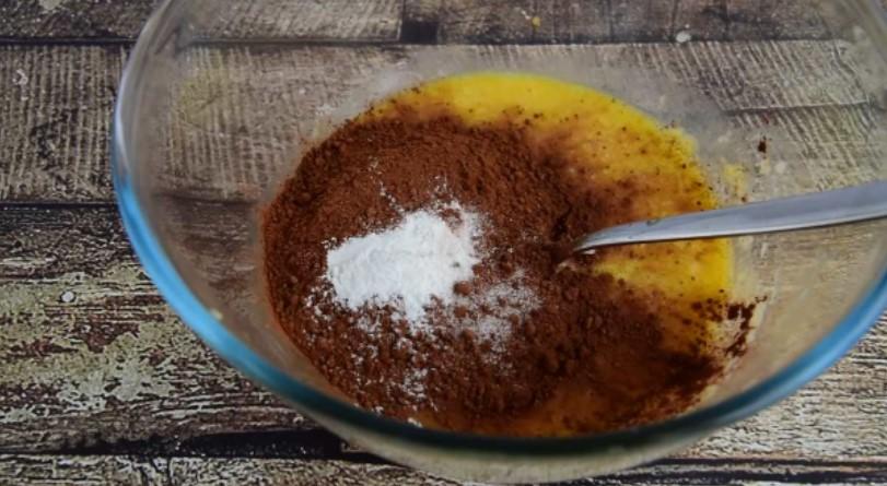 Вівсяний шоколадний пиріг з бананом: солодкий навіть без цукру