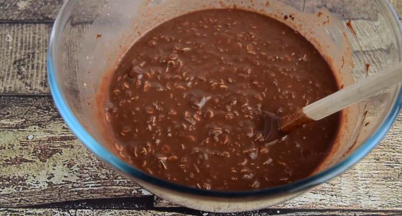 Вівсяний шоколадний пиріг з бананом: солодкий навіть без цукру