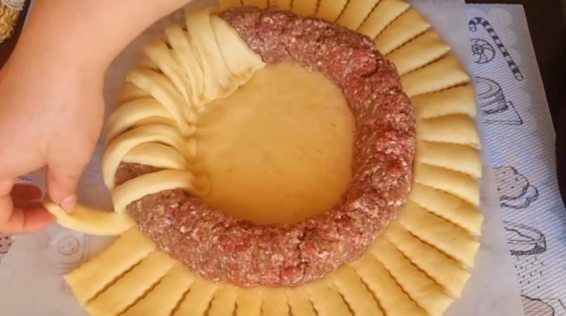 Як приготувати дріжджовий пиріг з м'ясом