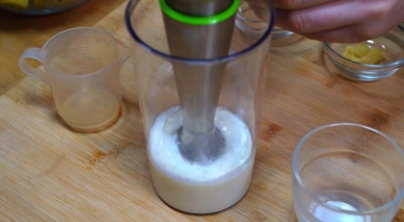 Німецький картопляний салат із маринованими огірками