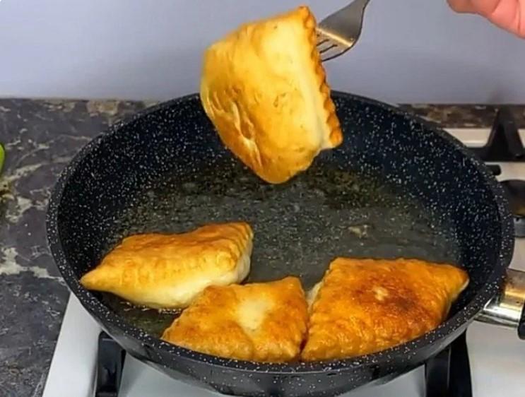 Коржики, як пух. Усього три інгредієнти. Без яєць, олії та молока