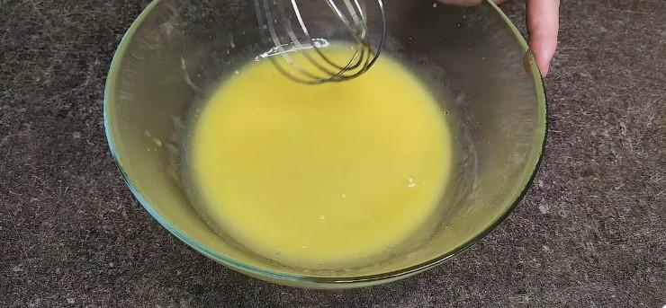 М'які та ніжні молочні коржики: улюблена випічка з нашого дитинства