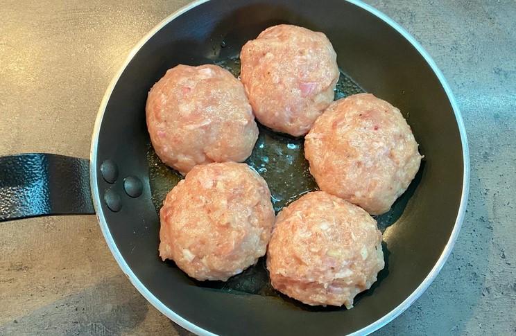 Макарони з ароматом котлет: готую просту страву на кожен день