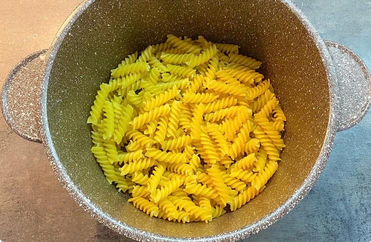 Макарони з ароматом котлет: готую просту страву на кожен день