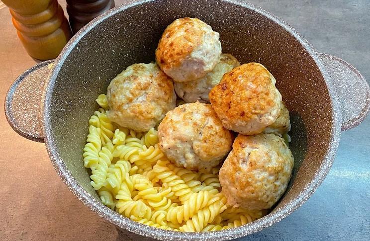 Макарони з ароматом котлет: готую просту страву на кожен день