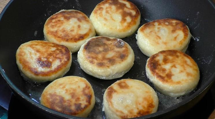 Ідеальний рецепт сирників на сніданок. Виходять завжди дуже смачні та ніжні