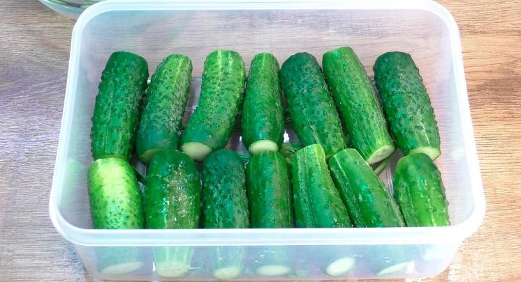 Рецепт найсмачніших малосольних огірків: роблю на мінералці, виходять дуже хрусткі