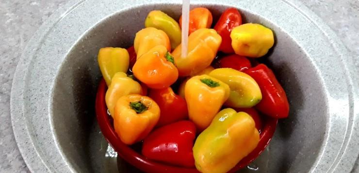 Мариновані перці на зиму для фарширування. Найпростіший рецепт