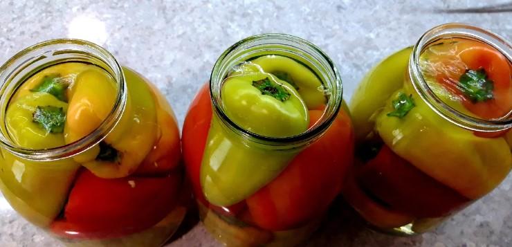 Мариновані перці на зиму для фарширування. Найпростіший рецепт