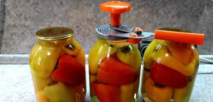 Мариновані перці на зиму для фарширування. Найпростіший рецепт