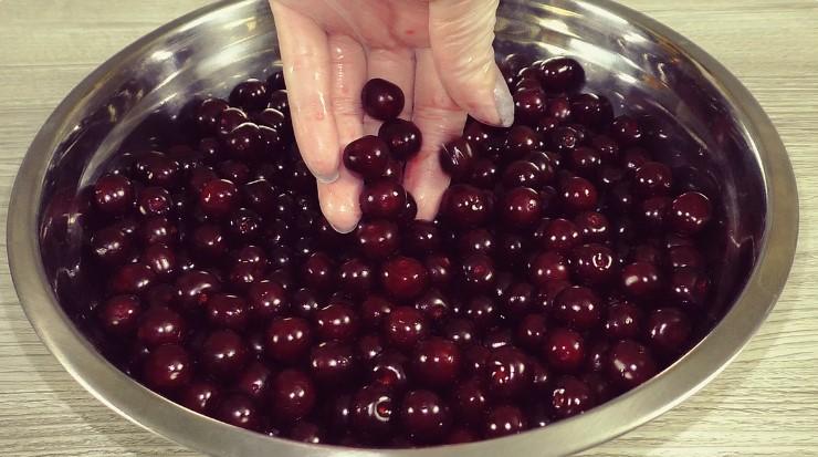 Рецепт вишневого варення (без варіння ягід) на зиму: як зберегти ягоду на весь рік