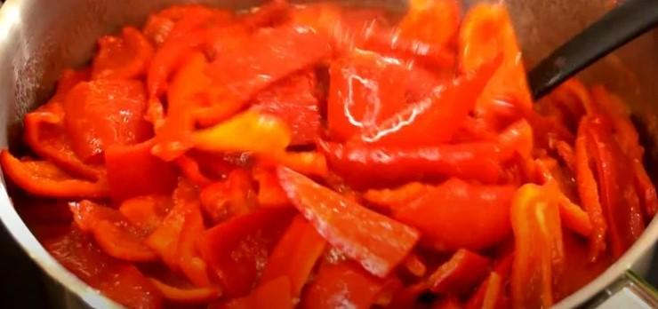 У кожній родині готують по-своєму: мій улюблений варіант "Лечо на зиму"