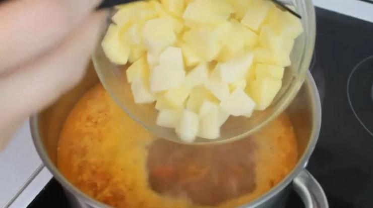 Суп, від якого мені складно відірватися, бо дуже смачний, а готувати його зовсім не складно