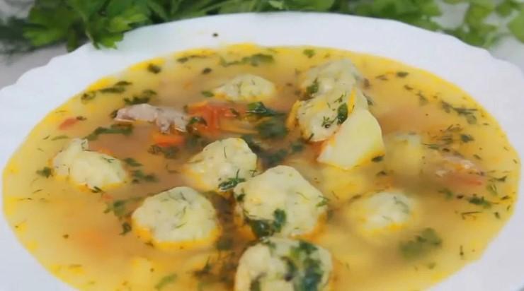 Суп, від якого мені складно відірватися, бо дуже смачний, а готувати його зовсім не складно