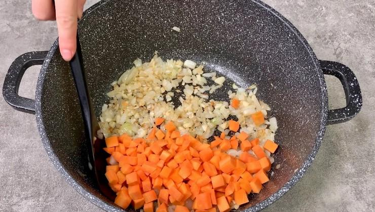 Готую наваристий суп: продукти прості, готується швидко і виходить дуже смачний