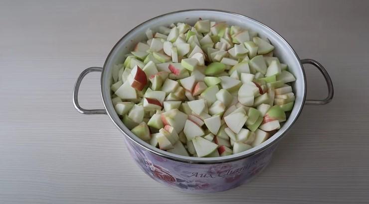 Моя дружина готує дуже смачний домашній кетчуп. Ділюсь рецептом