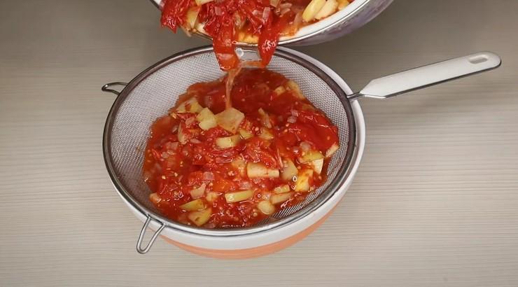 Моя дружина готує дуже смачний домашній кетчуп. Ділюсь рецептом