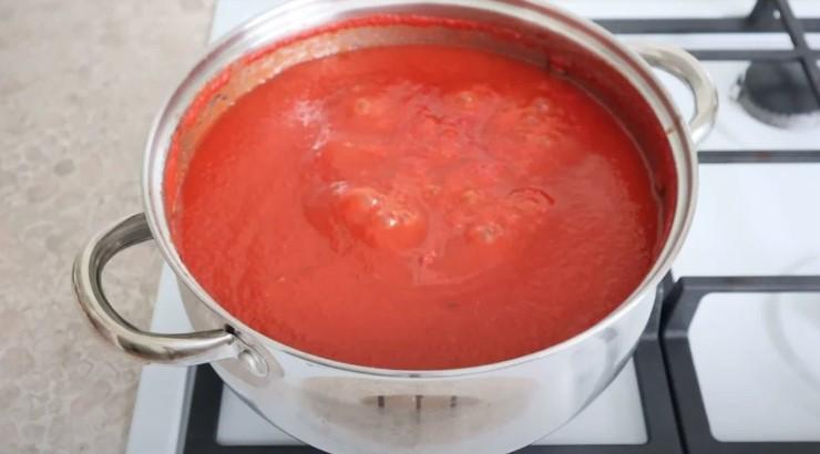 Моя дружина готує дуже смачний домашній кетчуп. Ділюсь рецептом