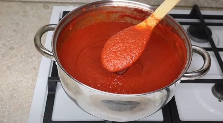 Моя дружина готує дуже смачний домашній кетчуп. Ділюсь рецептом