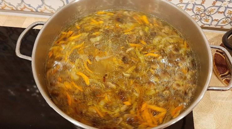 За 40 хвилин готую грибний суп з вермішеллю