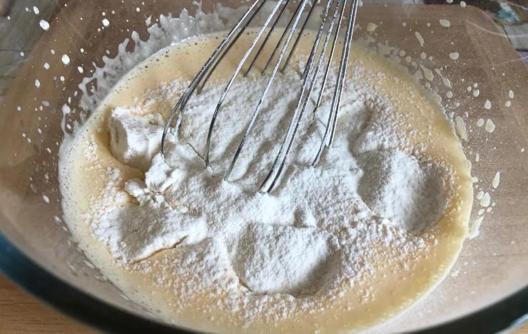 Бісквітний рулет – жодної тріщини. Легкий та ніжний десерт до чаю