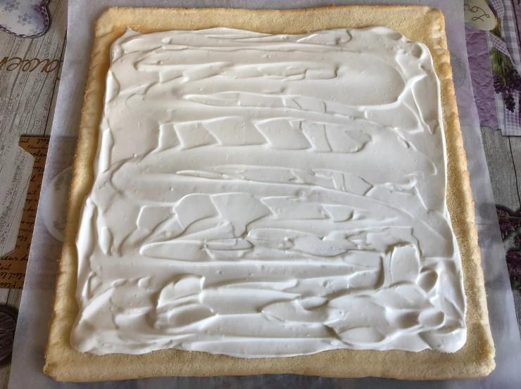 Бісквітний рулет – жодної тріщини. Легкий та ніжний десерт до чаю